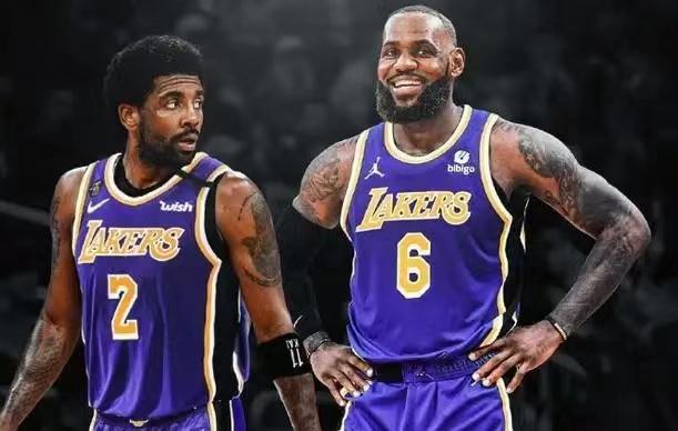 后腰在出球 后腰在出球